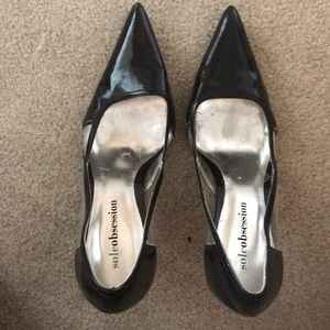 Pointed toe black heels